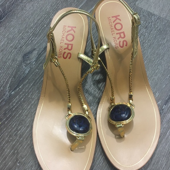 Women’s thong stacked heel sandal gold with blue - Picture 5 of 13